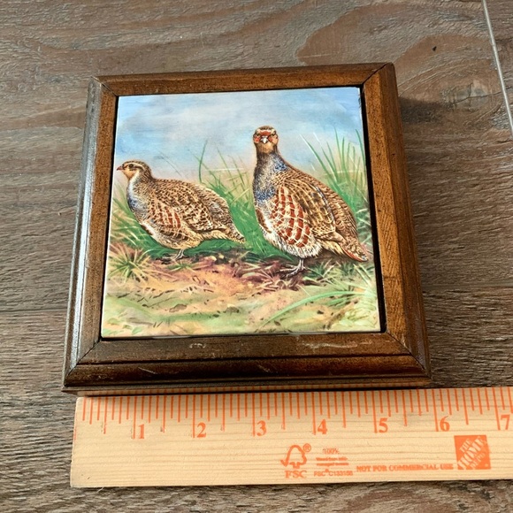 Framed hand painted tile/wood Quail plaque 6/6 inches - Picture 2 of 9